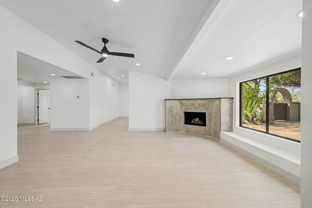 1514 E Lind Road, Tucson, AZ 85719