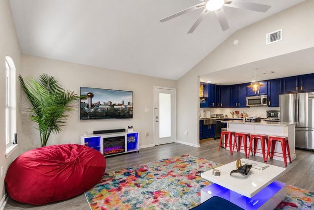 2108 Knollwood Street, Kemah, TX 77565