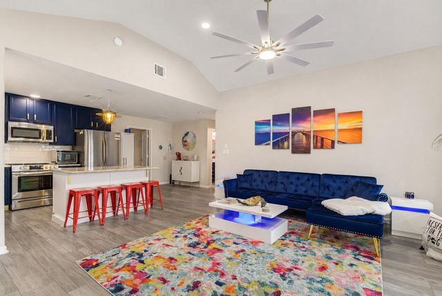 2108 Knollwood Street, Kemah, TX 77565
