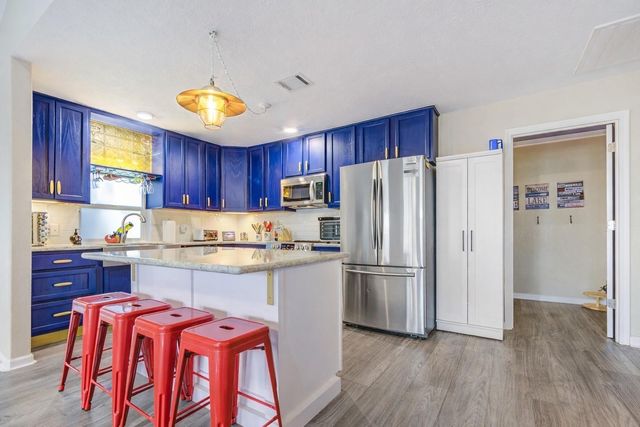 2108 Knollwood Street, Kemah, TX 77565