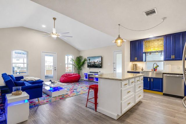 2108 Knollwood Street, Kemah, TX 77565