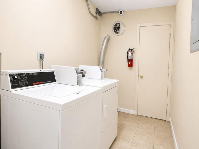 4044 NW 19th Street 401, Lauderhill, FL 33313