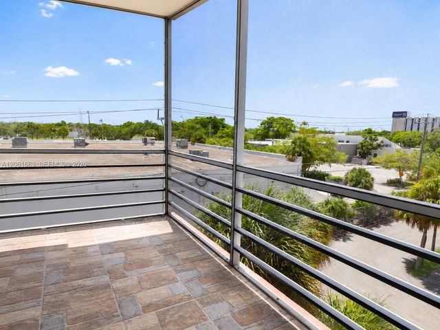4044 NW 19th Street 401, Lauderhill, FL 33313