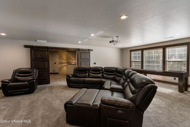 399 Forest Knolls Dr, Sandpoint, ID 83864