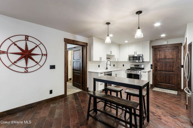 399 Forest Knolls Dr, Sandpoint, ID 83864