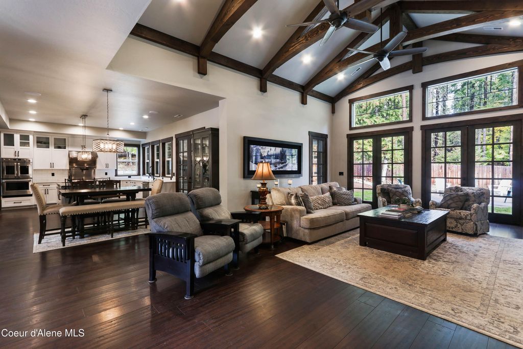 399 Forest Knolls Dr, Sandpoint, ID 83864 photo 2