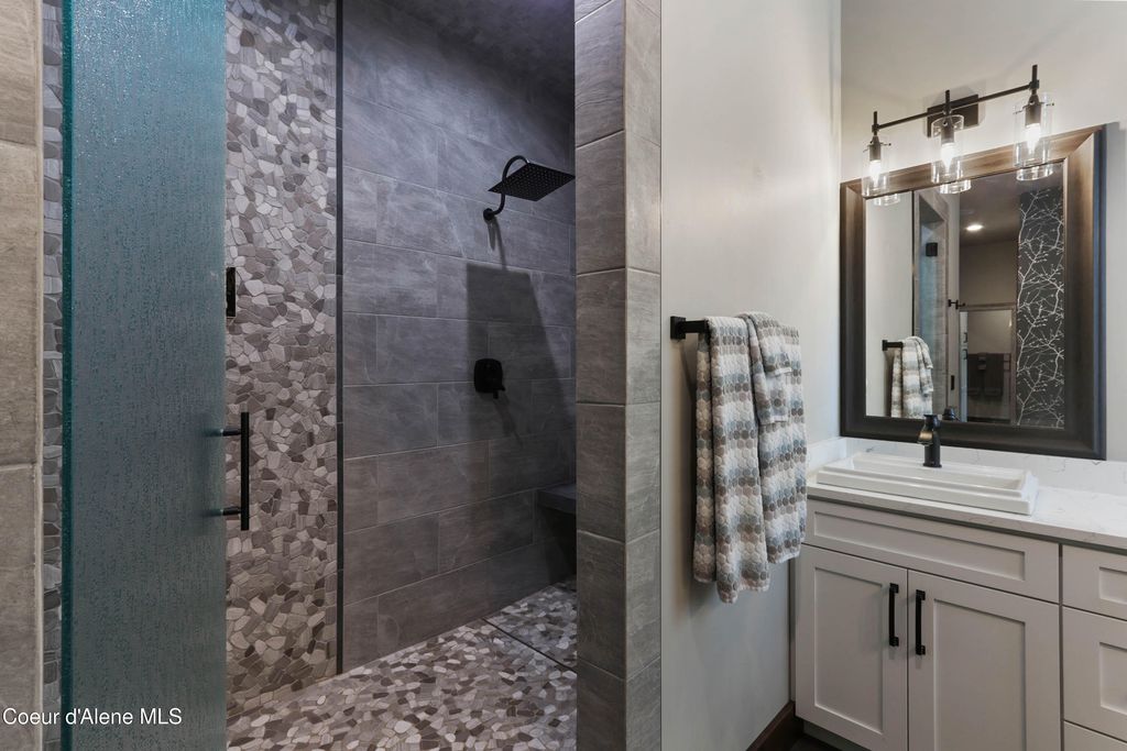 399 Forest Knolls Dr, Sandpoint, ID 83864 photo 30