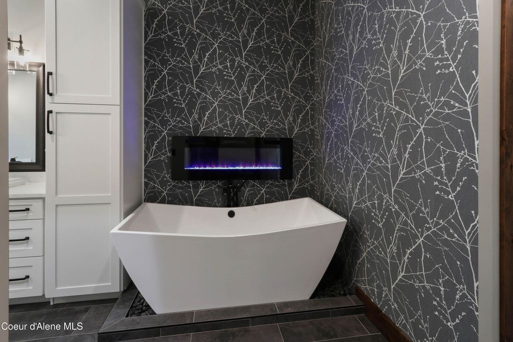 399 Forest Knolls Dr, Sandpoint, ID 83864 photo 32