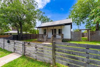 1801 13th ST E, Austin, TX 78702