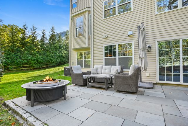 360 Nutmeg Lane 360, Stratford, CT 06614