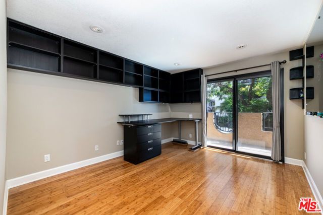 1633 S Bentley Avenue 102, Los Angeles, CA 90025