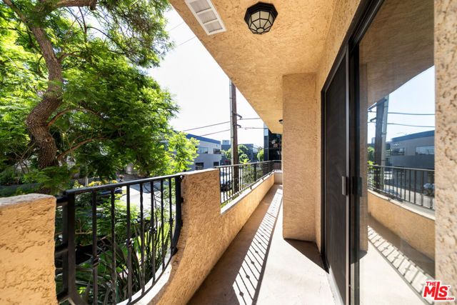 1633 S Bentley Avenue 102, Los Angeles, CA 90025