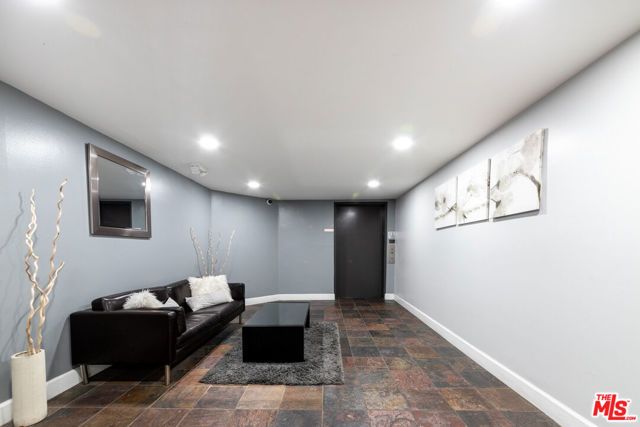 1633 S Bentley Avenue 102, Los Angeles, CA 90025