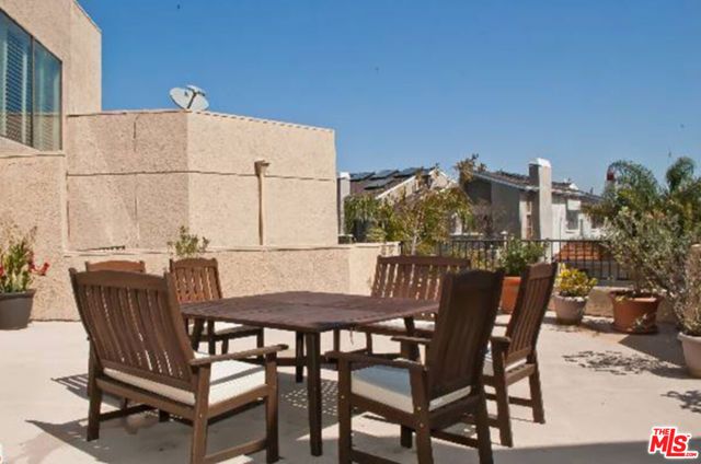 1633 S Bentley Avenue 102, Los Angeles, CA 90025