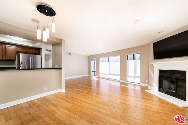 1633 S Bentley Avenue 102, Los Angeles, CA 90025