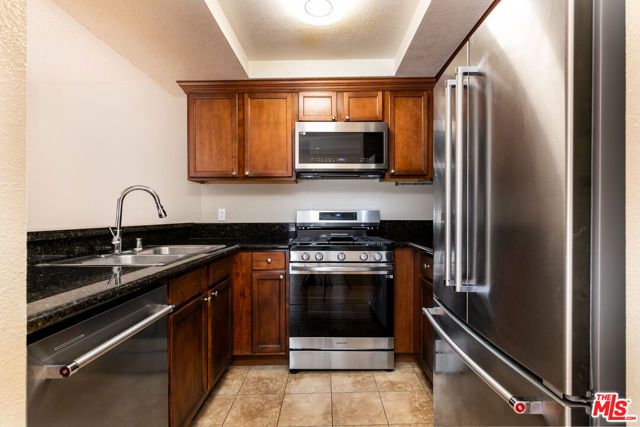 1633 S Bentley Avenue 102, Los Angeles, CA 90025