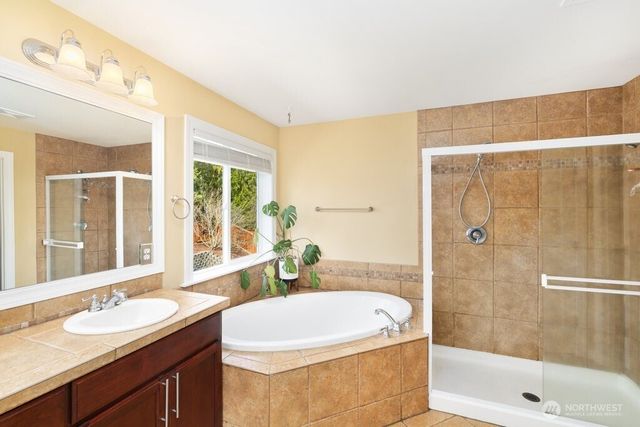 12910 194th Avenue Ct E, Bonney Lake, WA 98391