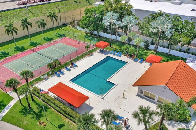 15305 SUMMER LAKE Drive, Delray Beach, FL 33446