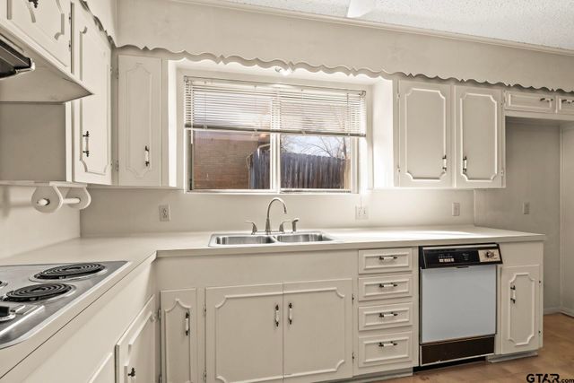 407 Hickory, Mt Pleasant, TX 75455