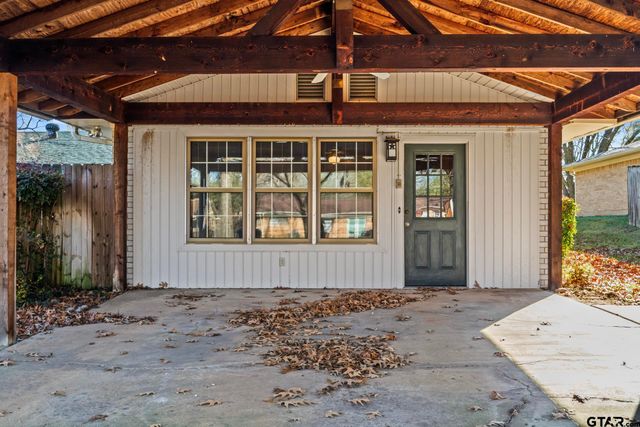 407 Hickory, Mt Pleasant, TX 75455