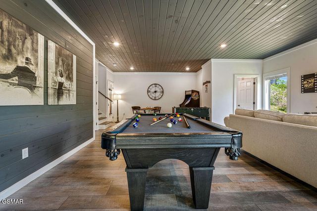 612 Sunset Lane, Gatlinburg, TN 37738