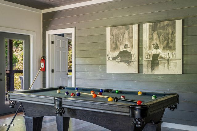 612 Sunset Lane, Gatlinburg, TN 37738