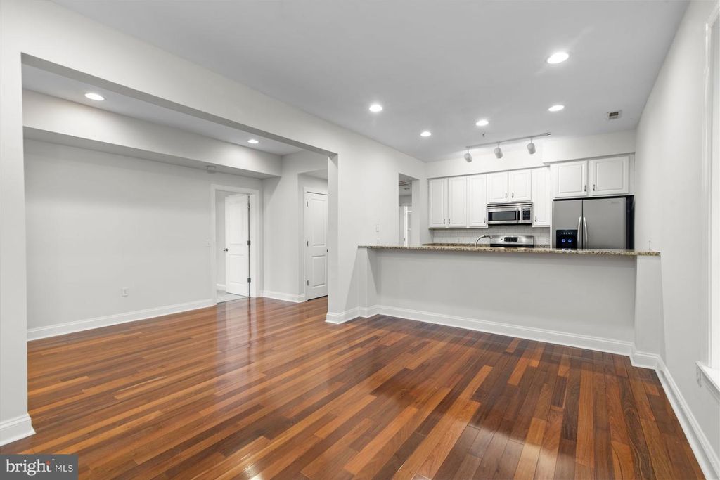 249-51 N 2ND ST #2R, Philadelphia, PA 19106