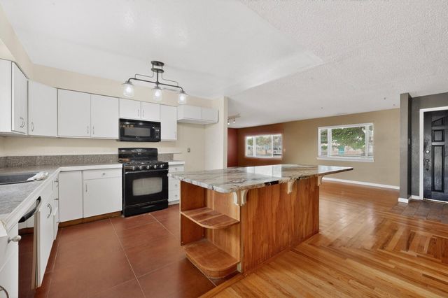 2535 Margaret Drive, Bosque Farms, NM 87068