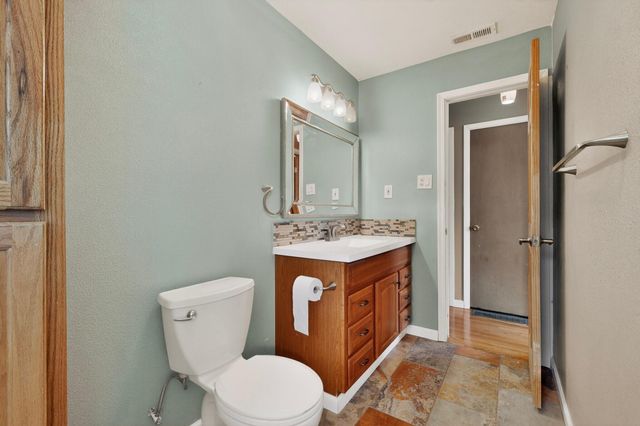 2535 Margaret Drive, Bosque Farms, NM 87068