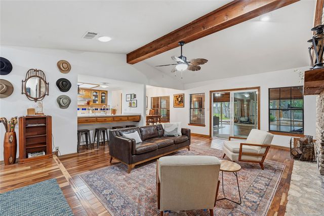 203 Leisurewoods DR, Buda, TX 78610