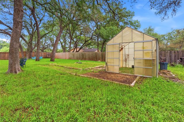 203 Leisurewoods DR, Buda, TX 78610