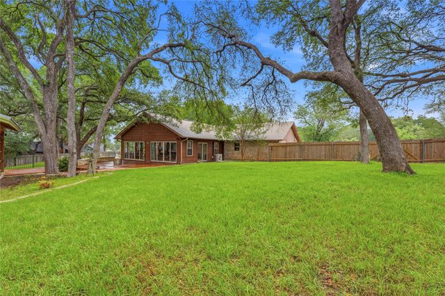 203 Leisurewoods DR, Buda, TX 78610