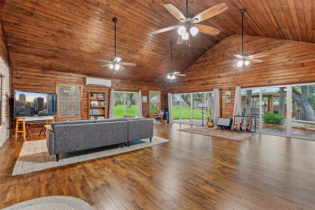 203 Leisurewoods DR, Buda, TX 78610