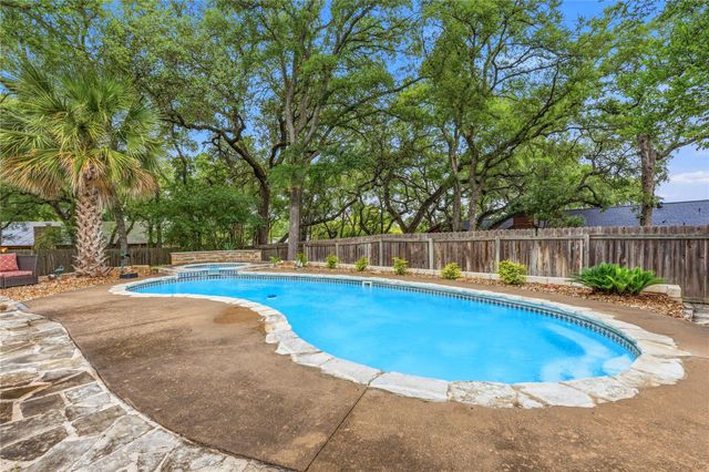 203 Leisurewoods DR, Buda, TX 78610