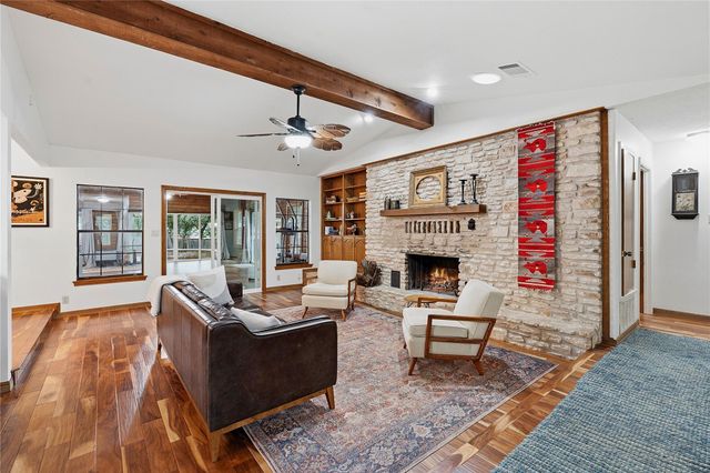 203 Leisurewoods DR, Buda, TX 78610
