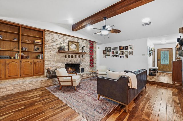 203 Leisurewoods DR, Buda, TX 78610