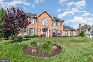 34 SUNFIRE AVE, Camp Hill, PA 17011