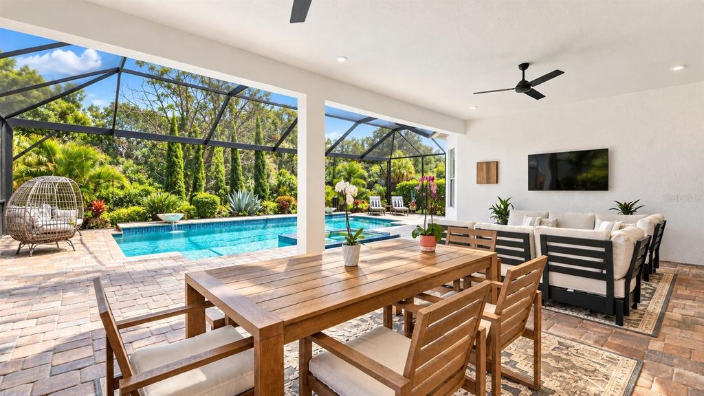 Image 5 of property listing at 4607 TRENTO PLACE, Bradenton, FL 34211