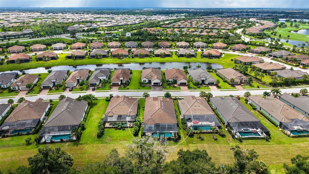 Image 58 of property listing at 4607 TRENTO PLACE, Bradenton, FL 34211