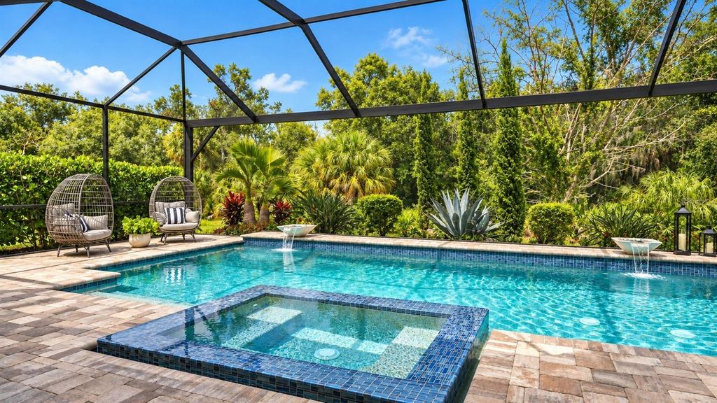 Image 8 of property listing at 4607 TRENTO PLACE, Bradenton, FL 34211