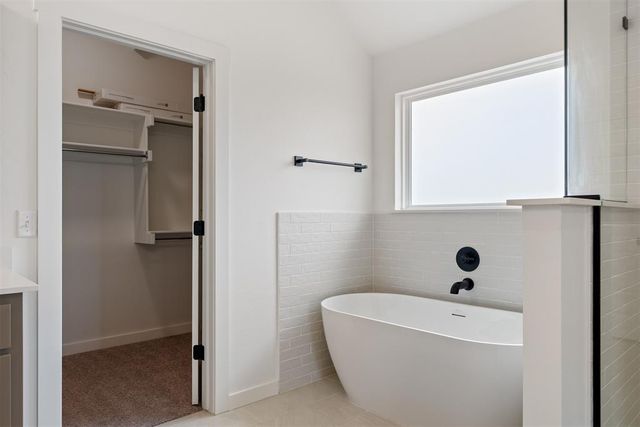 24237 Western Avenue, Washington, OK 73093