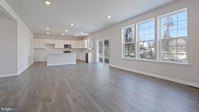 126 WINDING RD, Forks Township, PA 18040