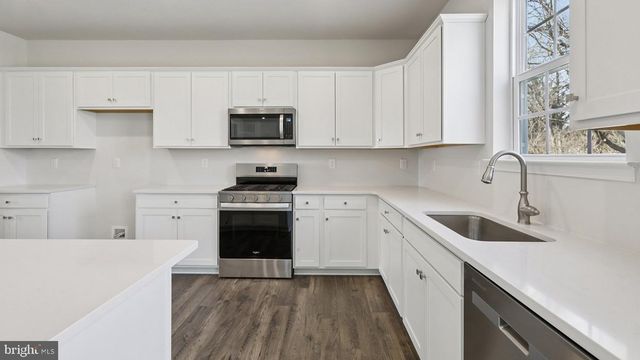 126 WINDING RD, Forks Township, PA 18040