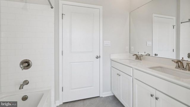 126 WINDING RD, Forks Township, PA 18040