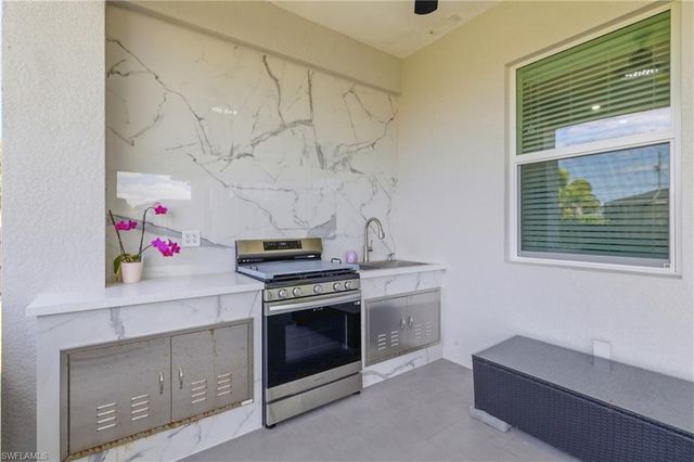 3046 NW 2nd PL, Cape Coral, FL 33993