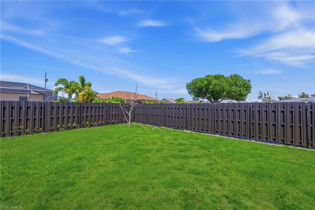 3046 NW 2nd PL, Cape Coral, FL 33993