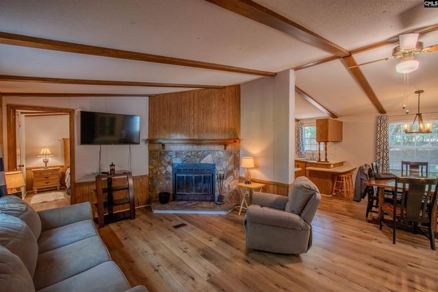 938 Blacksgate Road E, Prosperity, SC 29127