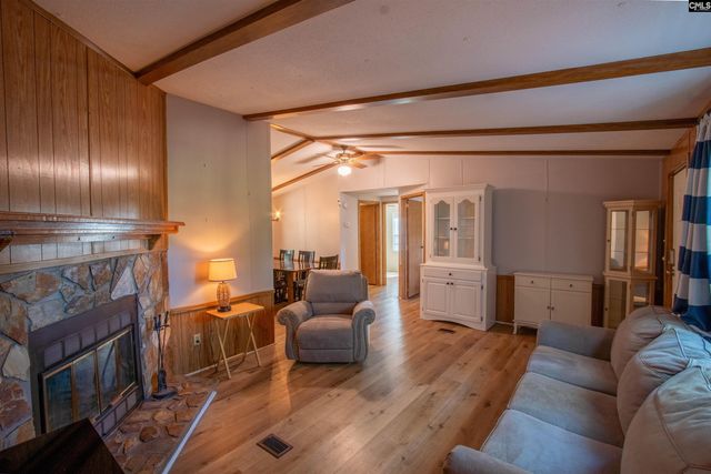 938 Blacksgate Road E, Prosperity, SC 29127