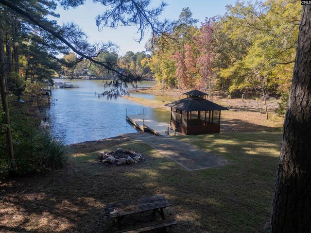 938 Blacksgate Road E, Prosperity, SC 29127