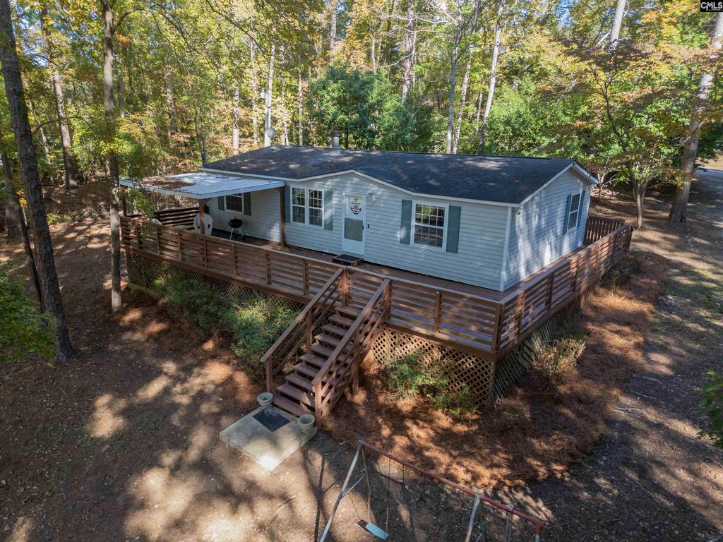 938 Blacksgate Road E, Prosperity, SC 29127